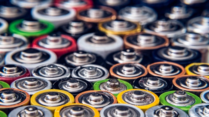 Vers une diminution de l’impact environnemental des batteries ?